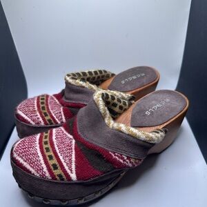 Rebels Women's Red and Brown Patterned Mules Clogs